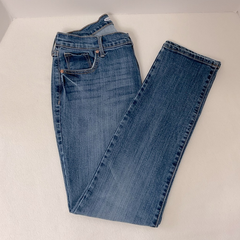 OLD NAVY CURVY STRAIGHT JEANS - SZ 4 SHORT